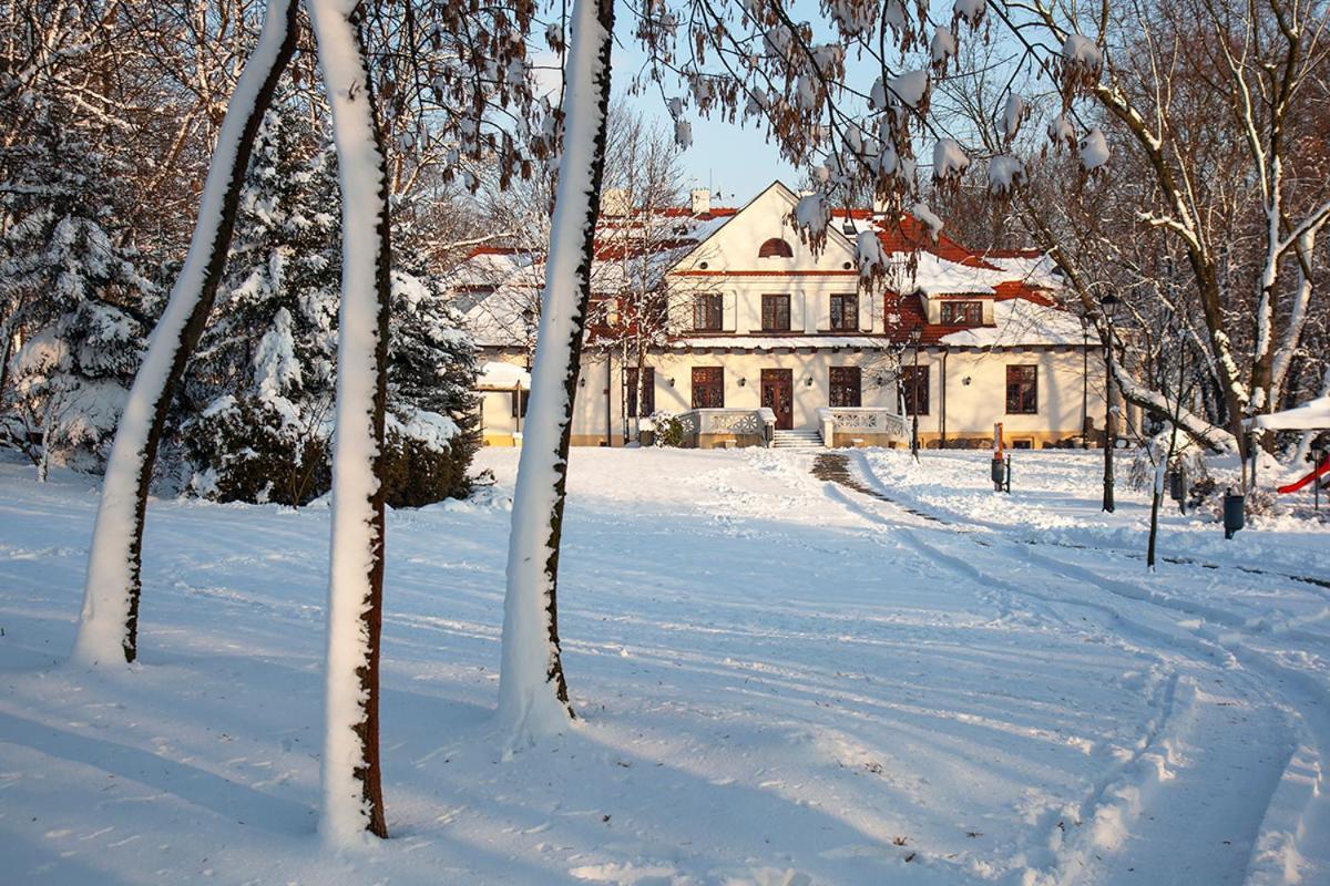 Rezydencja Dwor Polski Белхатув Екстер'єр фото